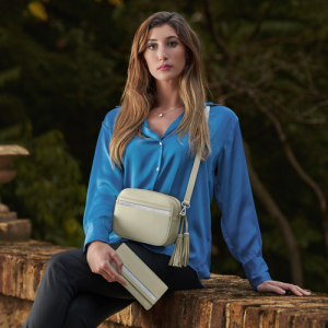M - mittelgroß_Leder_beige m. black diamond_Damen_1