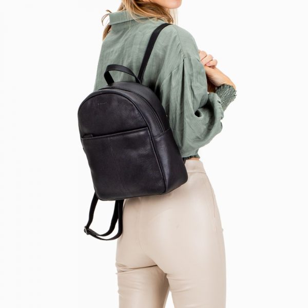 Giorgio Carelli_BU8005363.56 10_ANTIQUE AVERY BACKPACK TABLET_Leder_black_Unisex_5