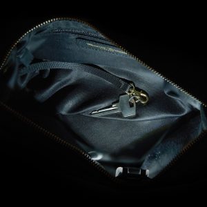 Riccardo Ferducci_018410 002_Hobo bag mit LED-Licht-Fach_Leder_schwarz_Damen_2