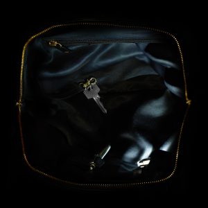 Riccardo Ferducci_018412 002_Hobo bag mit LED-Licht-Fach_Leder_schwarz_Damen_2