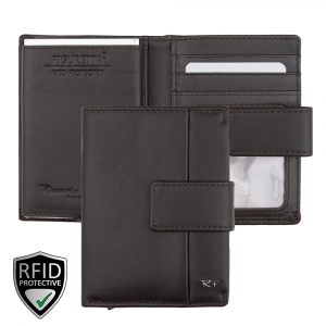 Riccardo Ferducci_023940 001_Cardprotector