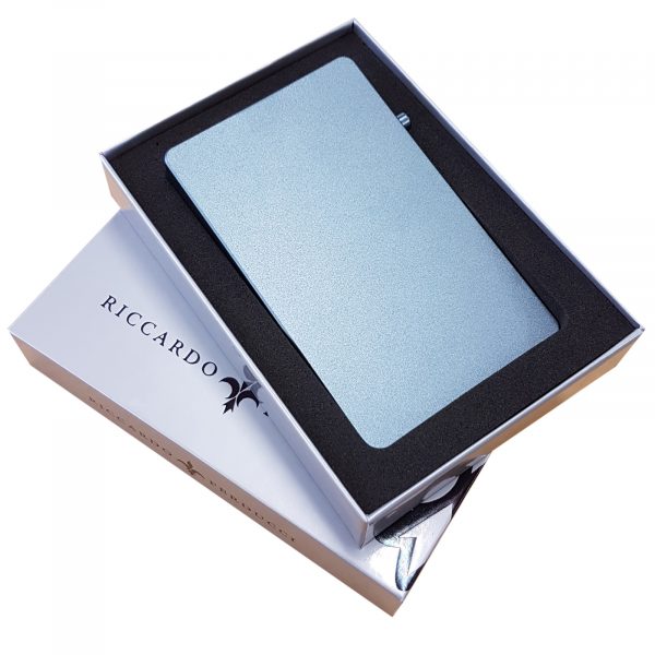 Riccardo Ferducci_078999 007_RF SafeBox_Metall_blau_Unisex_4