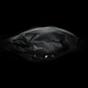 Riccardo Ferducci_018413 002_Hobo bag mit LED-Licht-Fach_Leder_schwarz_Damen_2