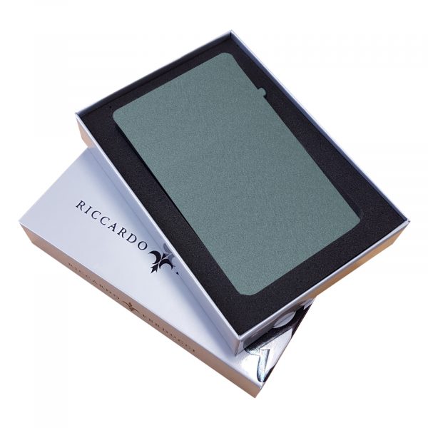 Riccardo Ferducci_078999 009_RF SafeBox_Metall_hellgrau_Unisex_4